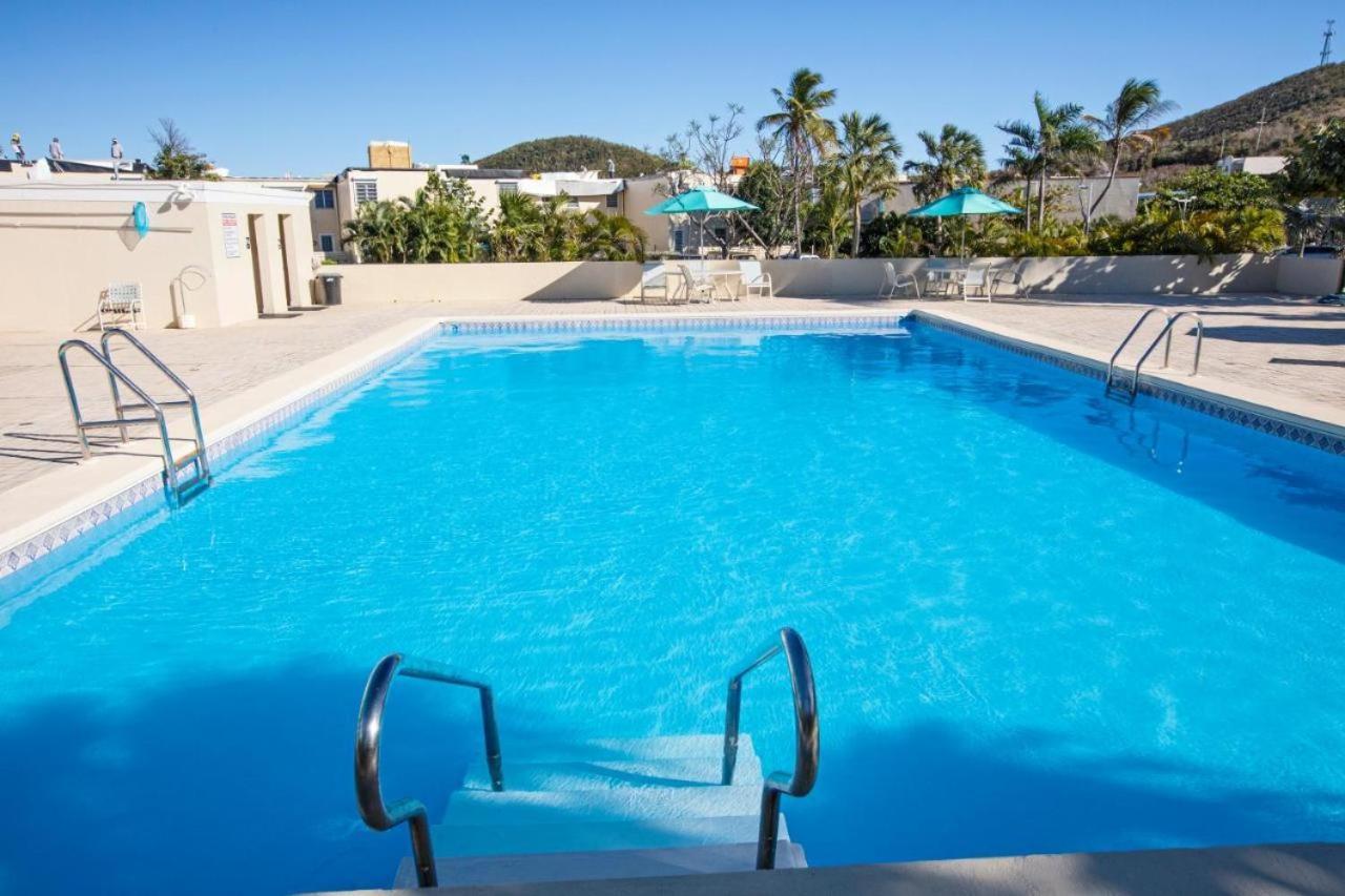 Sun-Days At Crystal Cove On Sapphire Beach Aparthotel East End  Екстериор снимка